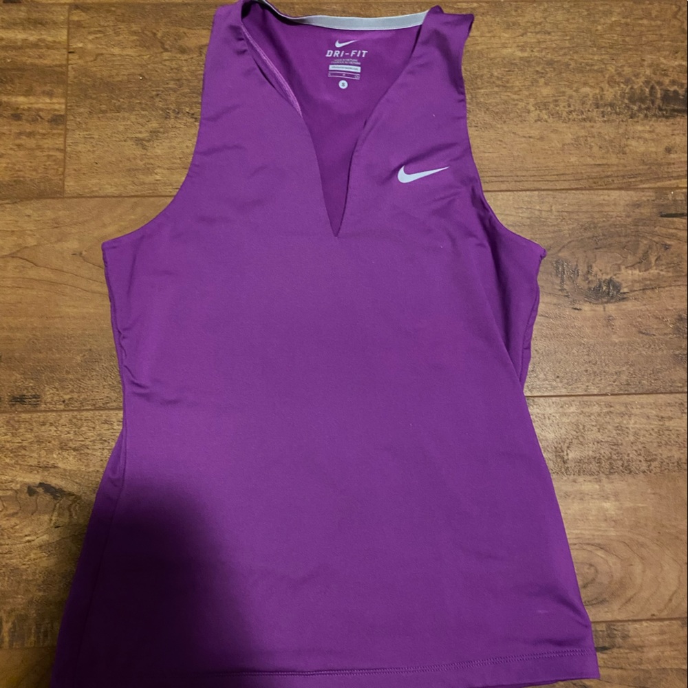 purple nike tank top!